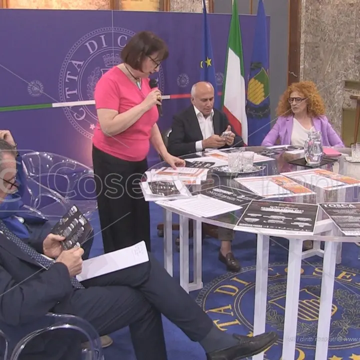 Cosenza solleva il sipario: da Mogol a Bennato. Ecco il calendario della Rendano Arena