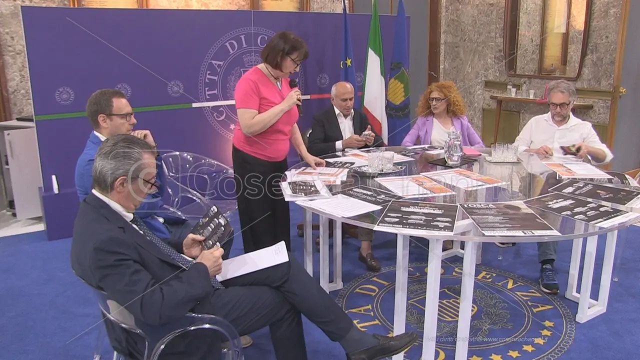 Cosenza solleva il sipario: da Mogol a Bennato. Ecco il calendario della Rendano Arena
