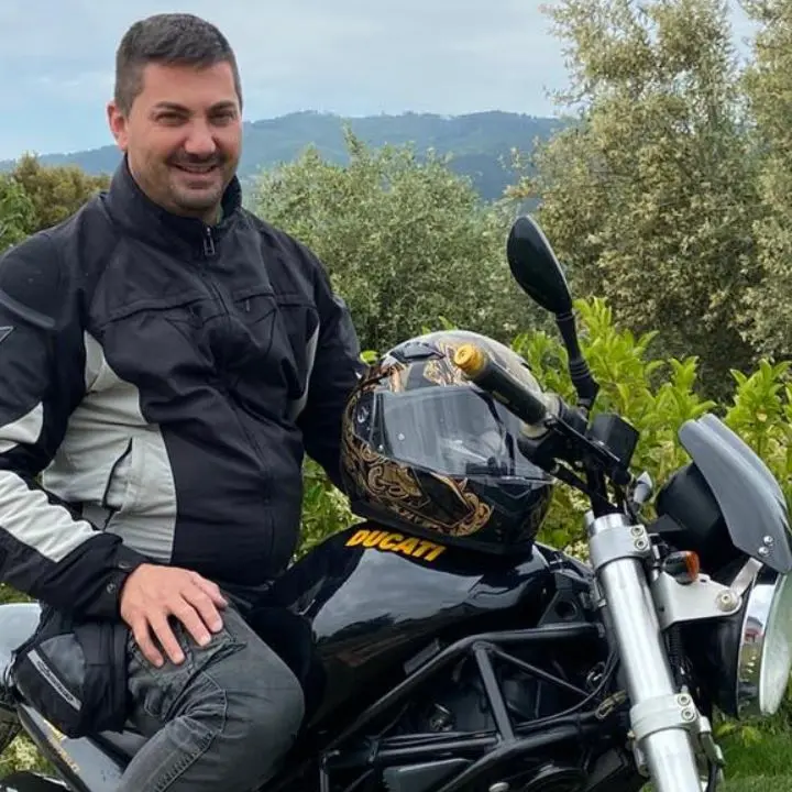Tragedia sull'Autostrada A2 del Mediterraneo, Luciano Falcone morto in un incidente in moto
