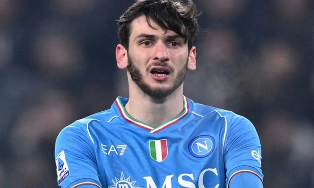 Fuga da Napoli, c'è anche Kvara. L'agente: «Vuole la Champions»