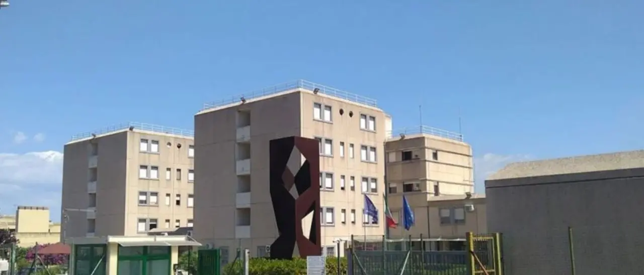 Corigliano Rossano, telefonini in carcere con un drone: due episodi in pochi giorni