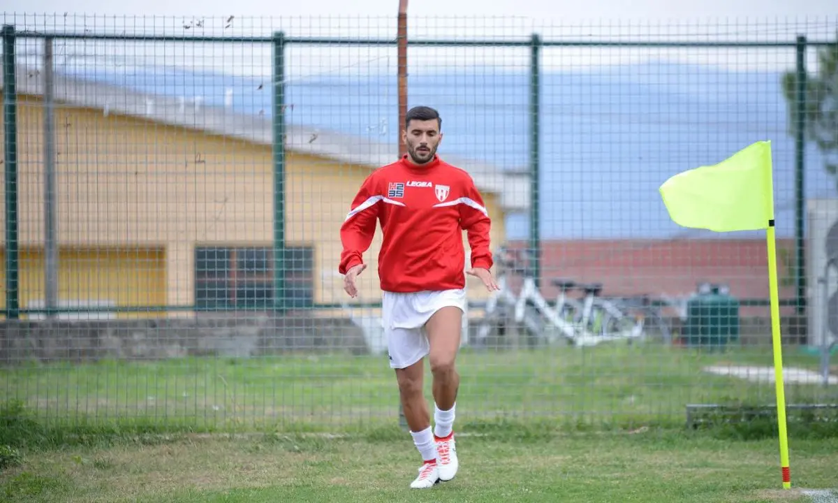 Calcio dilettanti, brilla il mercato del Praia Tortora