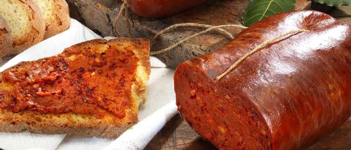 'Nduja: le migliori ricette, storia e preparazione del salame piccante calabrese