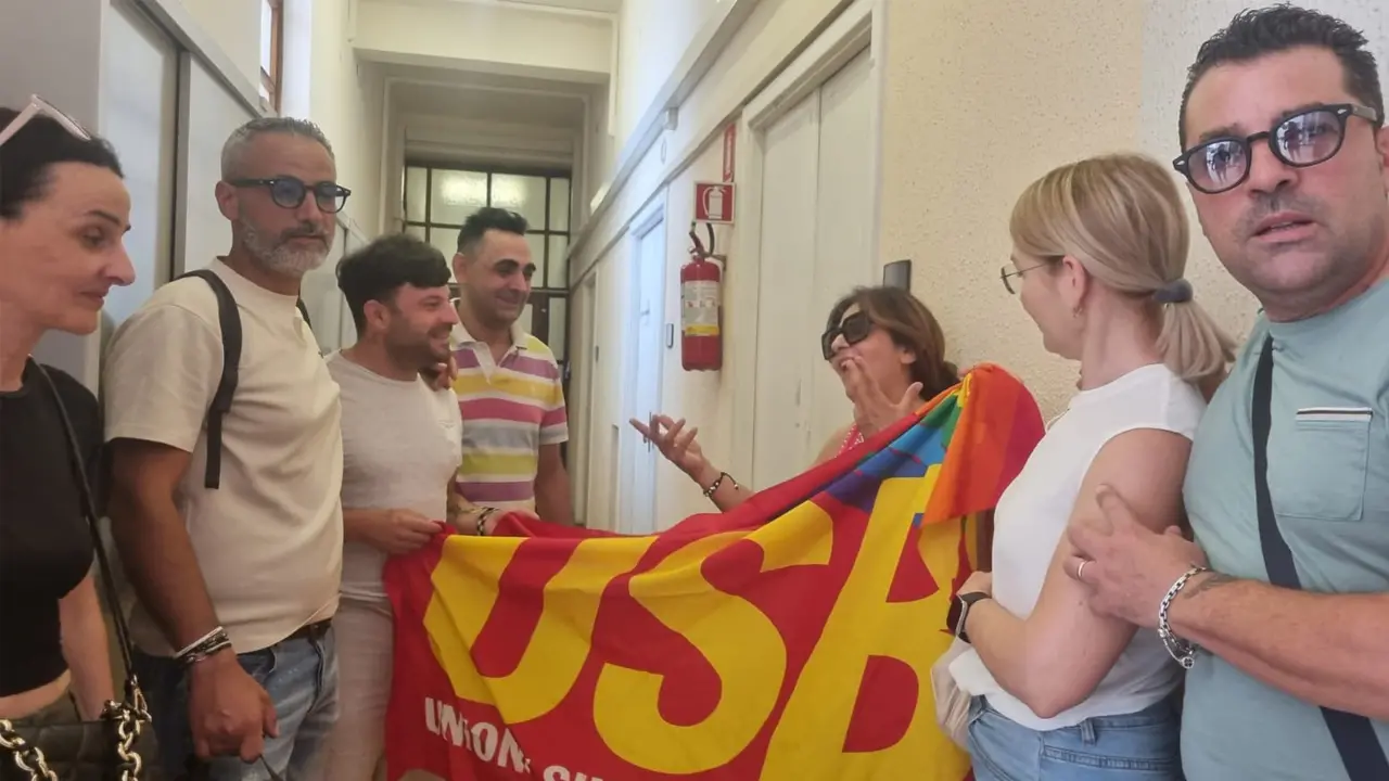Cosenza, una quindicina di precari occupa la sede dell'Asp