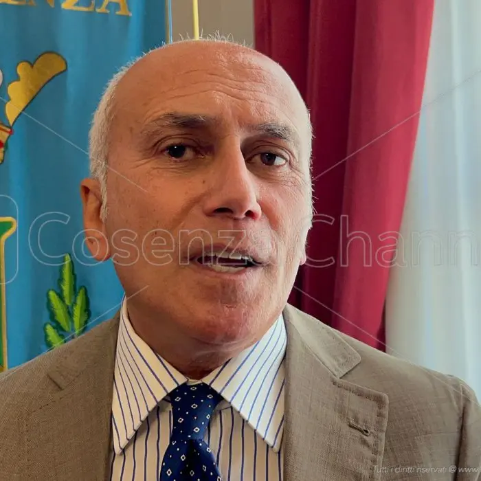 Cosenza, bilancio consuntivo 2024 approvato con 17 voti più quello del sindaco