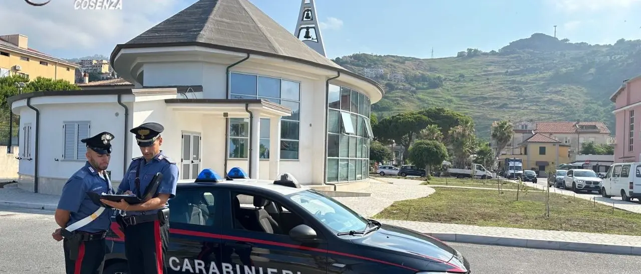 Cetraro, pregiudicato sorpreso alla guida senza patente. Assolto perché il fatto non sussiste