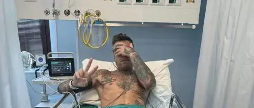 Fedez ricoverato, salta la serata di domani a Corigliano Rossano