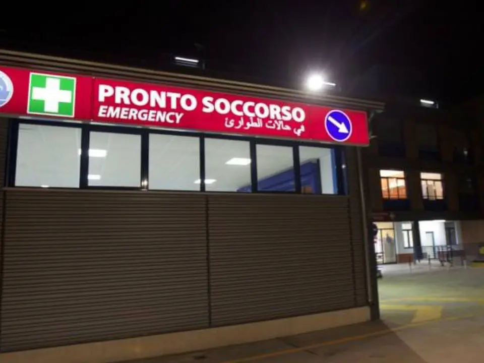 Emergenza al Pronto Soccorso di Cosenza: ambulanze bloccate, il sindaco Caruso denuncia «una situazione insostenibile»