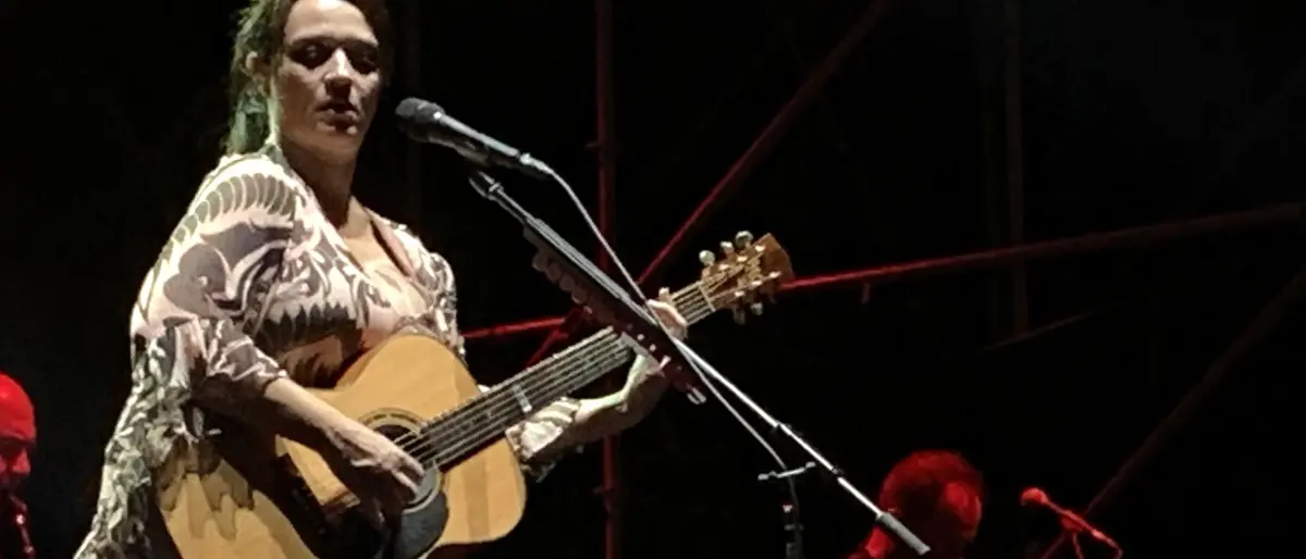 Carmen Consoli, la Sirena di Sicilia incanta Invasioni: “Cosenza è casa”