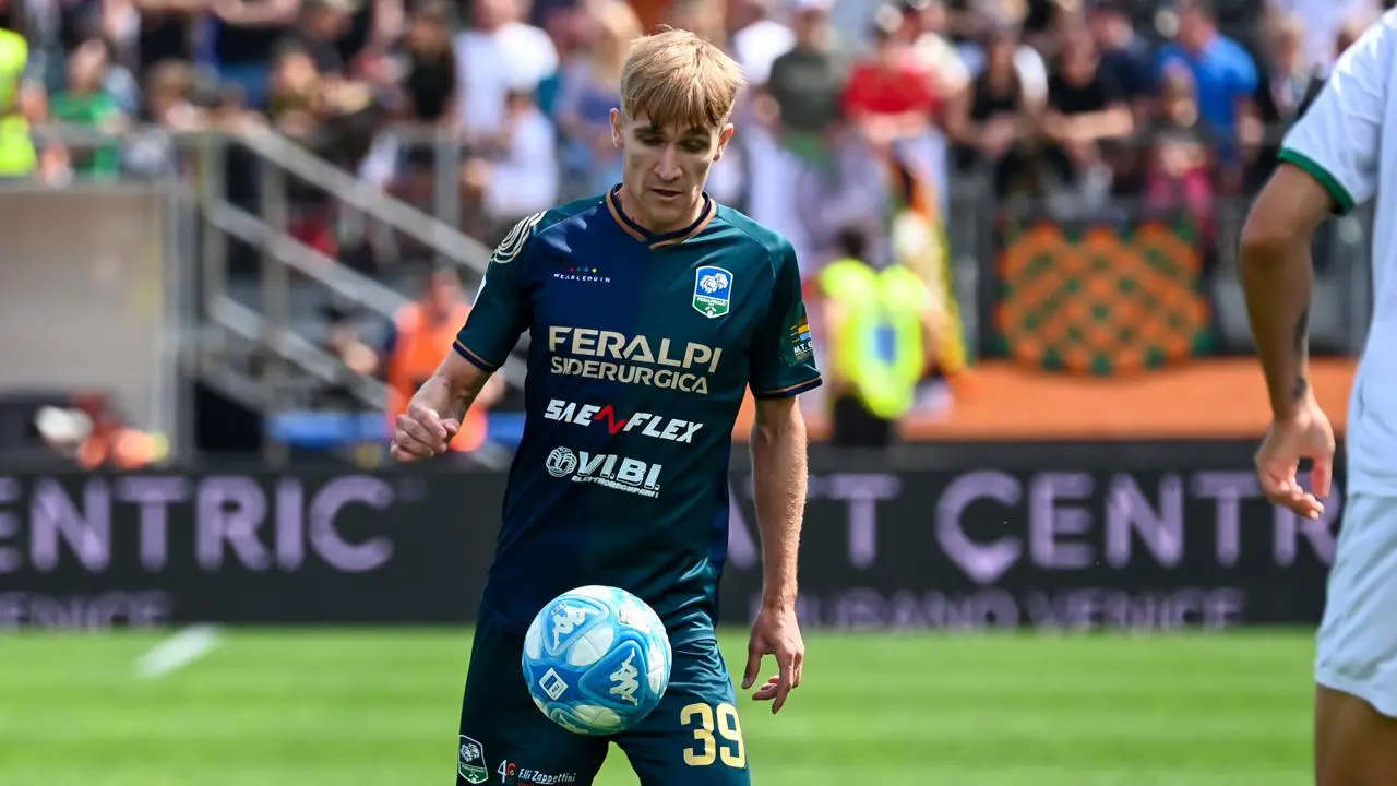 Christos Kourfalidis è un nuovo giocatore del Cosenza calcio