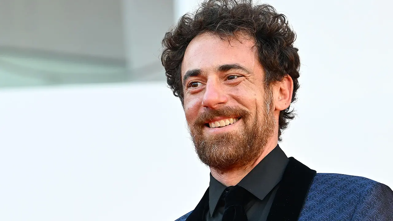 \"Oltre lo spazio\", Elio Germano porta a Cosenza una riscrittura virtuale di Piranello