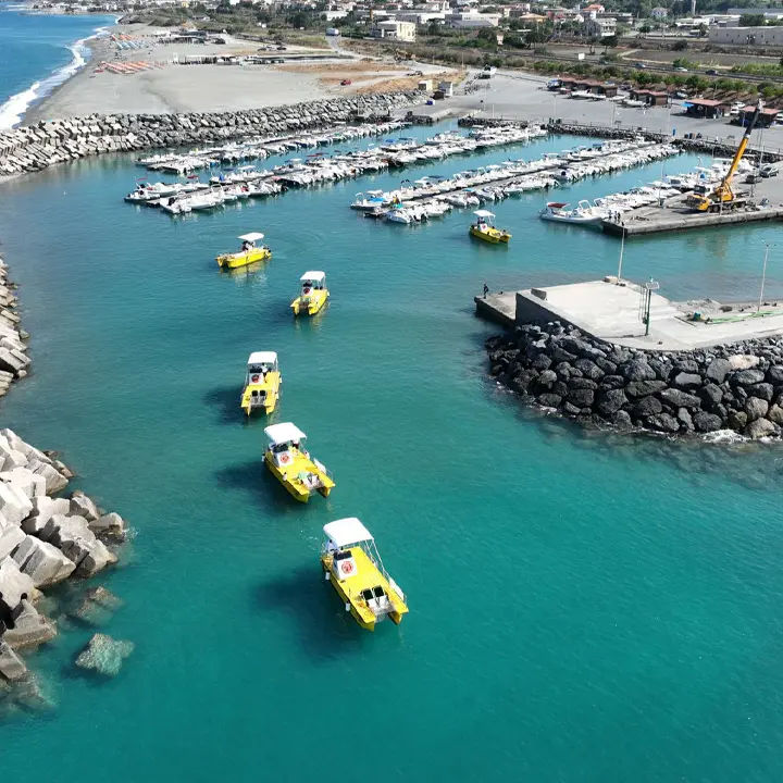 Lotta al mare sporco, la Regione rispolvera i 6 battelli \"Sistema Pelikan\"