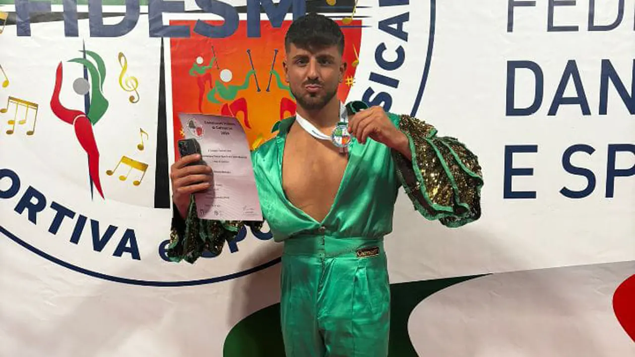Simone Molinaro, medaglia d'argento ai Campionati italiani di danza sportiva