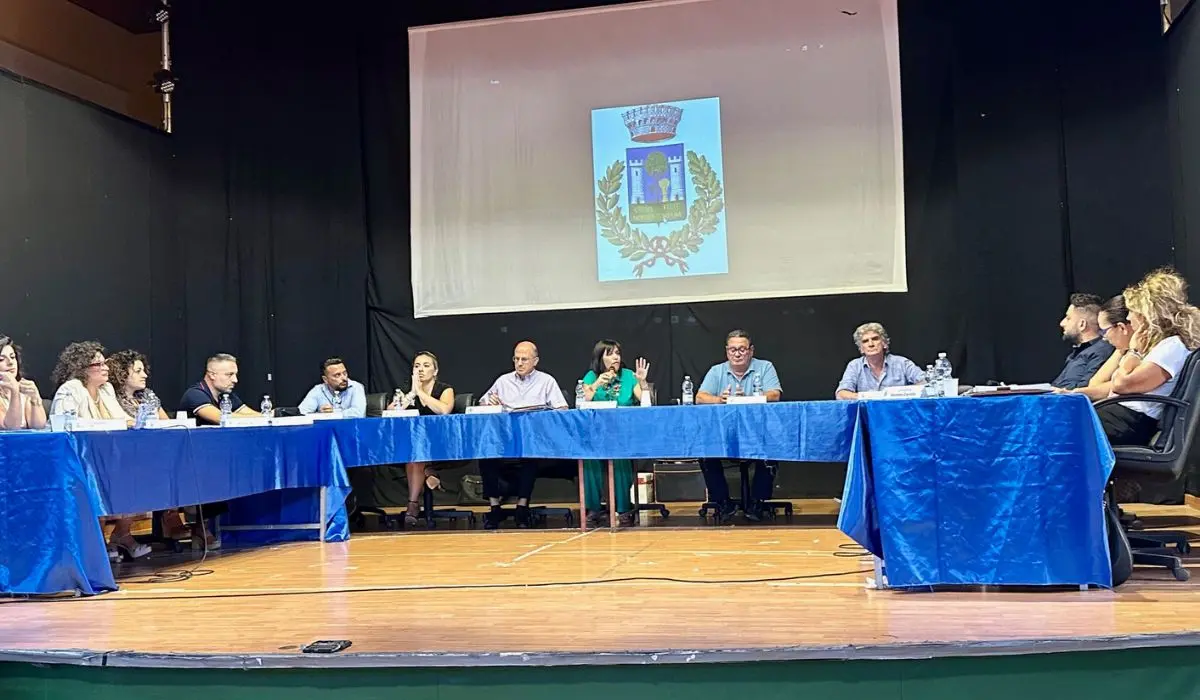 Crosia, Teresa Blefari e Antonio Graziani eletti rispettivamente presidente e vicepresidente del Consiglio Comunale