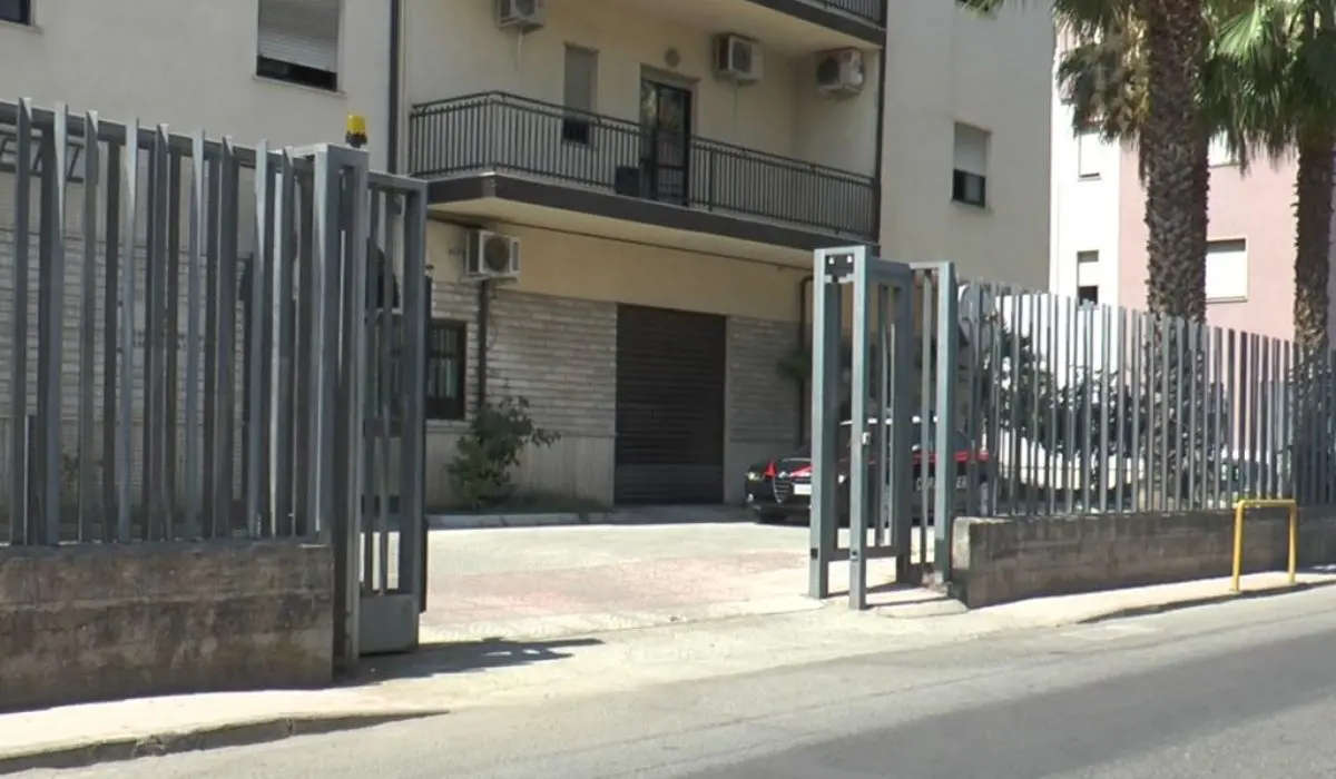 Corigliano, minaccia i vicini con un’ascia: bloccato dai carabinieri\n