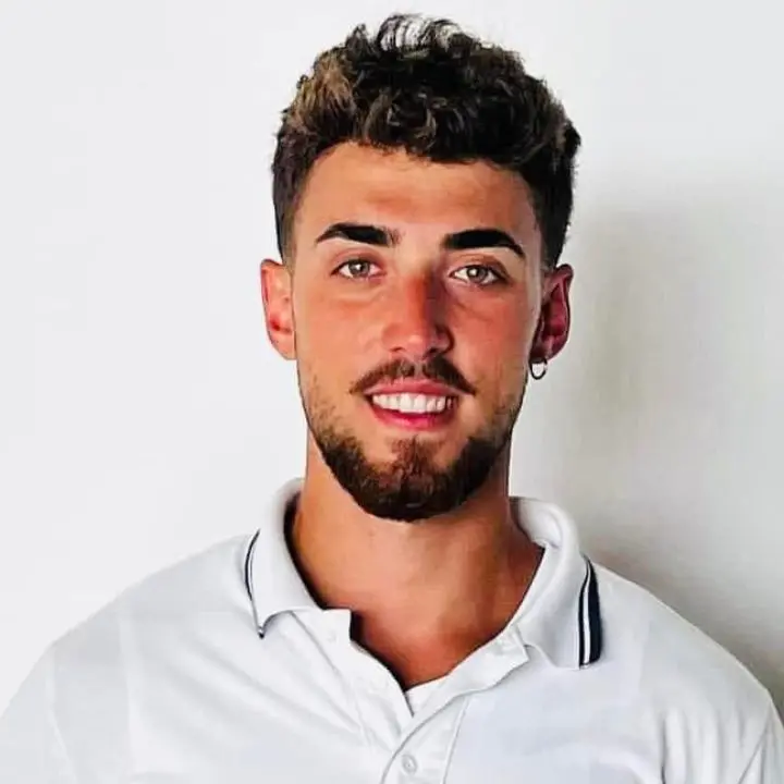 Tragedia a Falerna, giovane nuotatore muore dopo malore in spiaggia