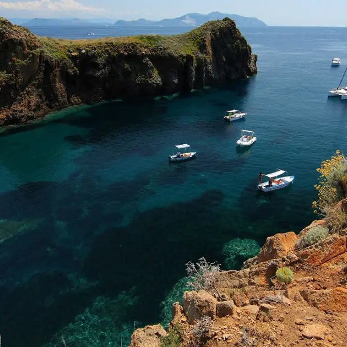 Come raggiungere le Isole Eolie dalla Calabria: ecco da dove si parte