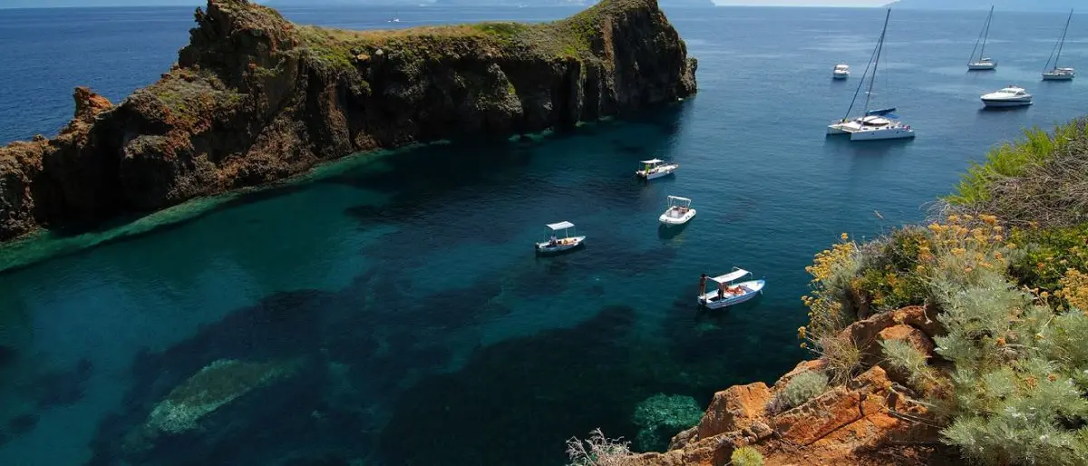 Come raggiungere le Isole Eolie dalla Calabria: ecco da dove si parte