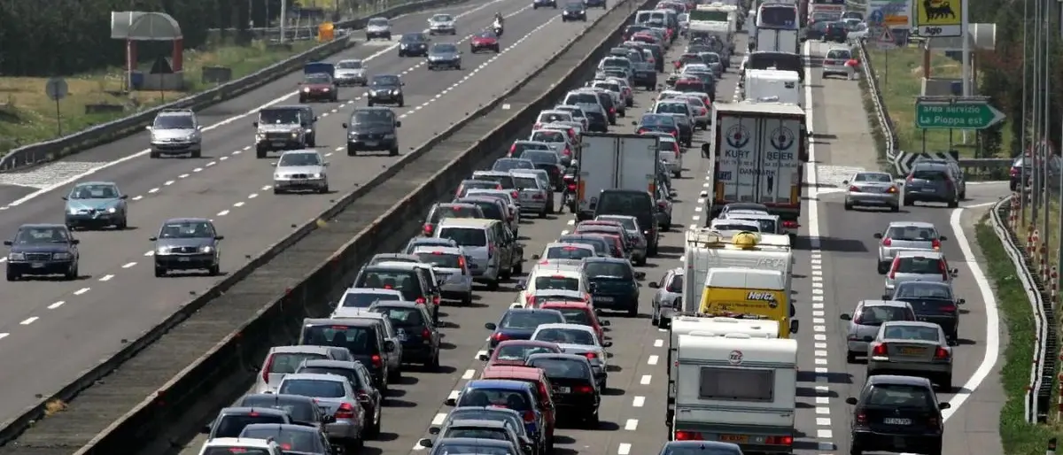 Traffico in aumento sulle strade italiane: weekend da bollino rosso su tutta la rete Anas