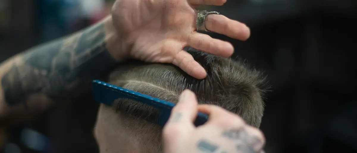 Cetraro, barbiere abusivo sconosciuto al fisco esercitava in un seminterrato