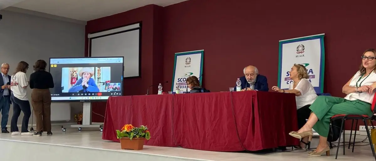 Presentato il libro \"A che ci serve l'Europa\" al Liceo Scorza di Cosenza