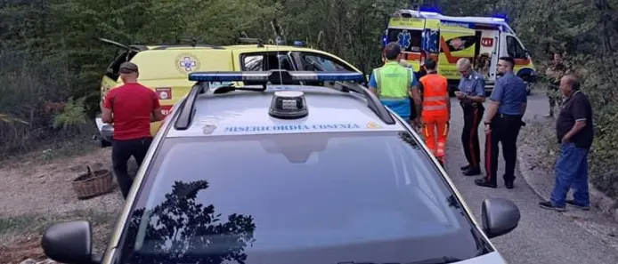 Si sente male mentre raccoglie funghi nei boschi di Domanico