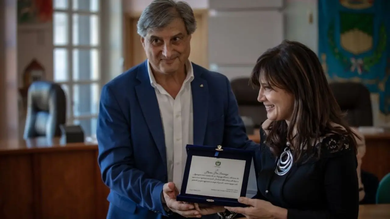 La commissione Cultura di Palazzo dei Bruzi premia l'attrice cosentina Maria Pia Iannuzzi