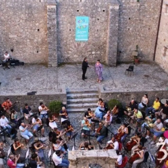 Cerisano, le illuminanti visioni e le produzioni musicali: aspettando il Festival delle Serre