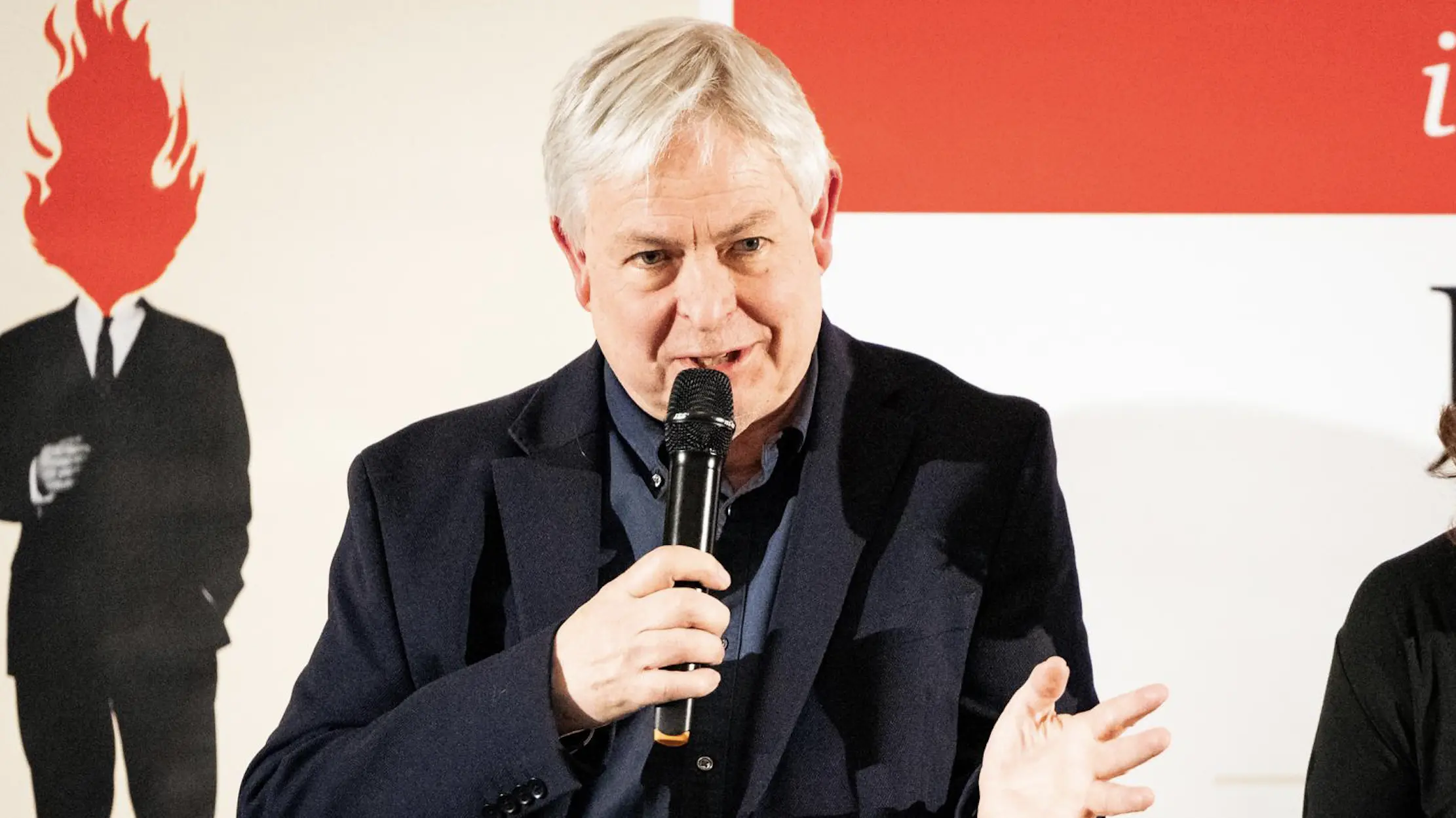 L'intervista | Jonathan Coe a Cosenza: «Trump e Musk insieme sono un pericolo per tutti»