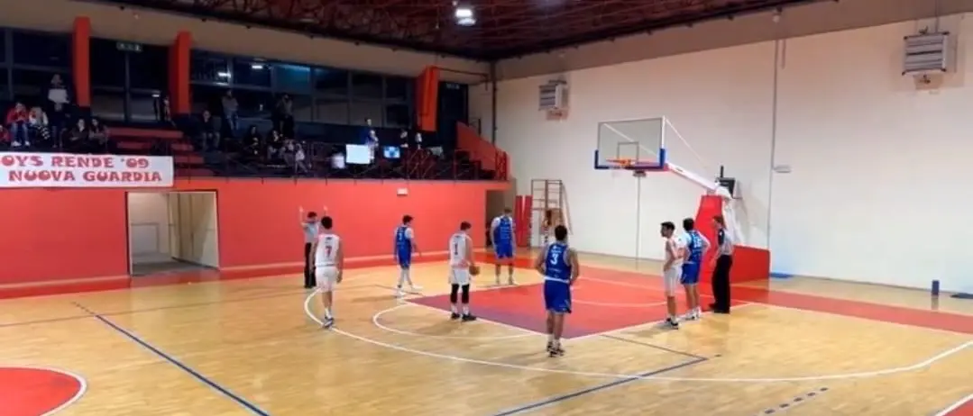 Sintegra Rende vince in rimonta: 95-91 contro Virtus MateraBasket