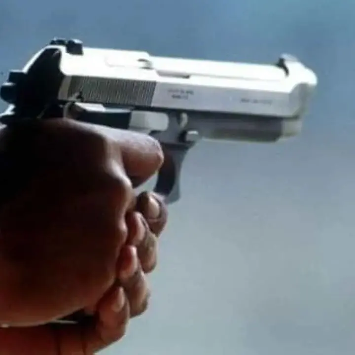 Rosarno, spara contro negozio, casa e auto: arrestato 27enne. Contestato il metodo mafioso