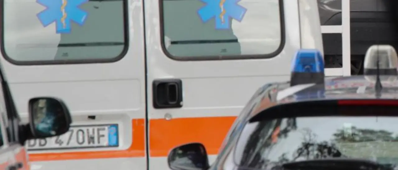 Montalto Uffugo, auto esce di strada e finisce in una scarpata: ferita una donna