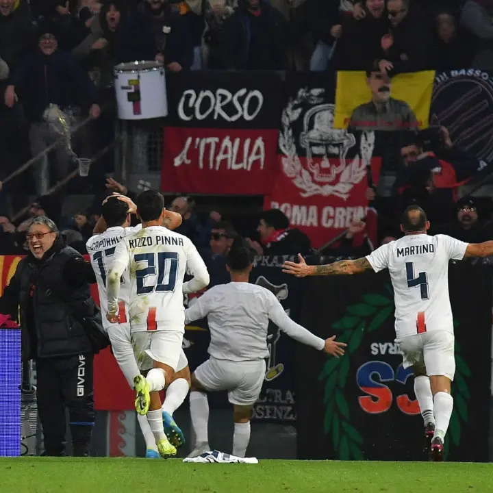 Non tifo gli squadroni, tifo te