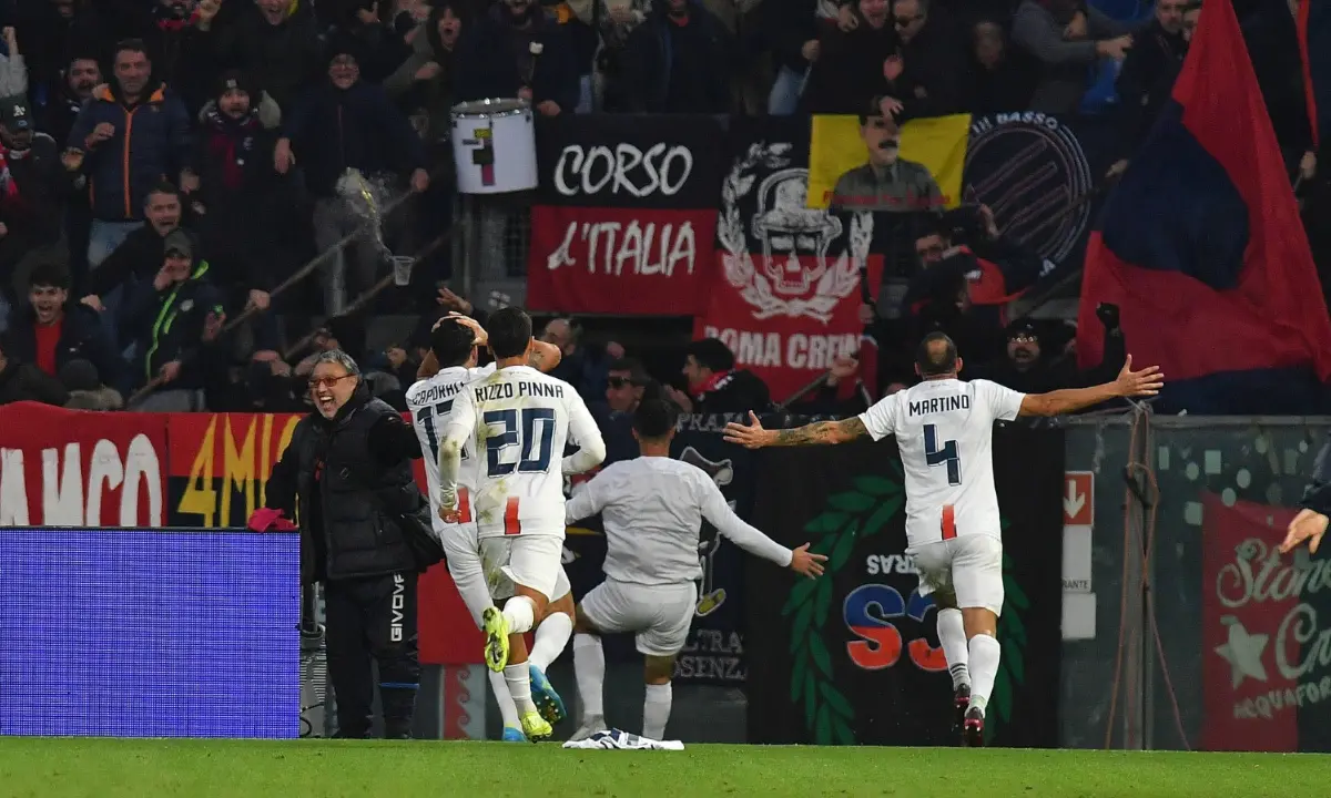 Non tifo gli squadroni, tifo te