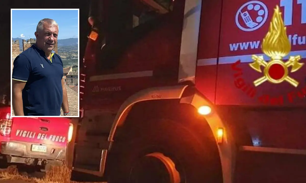 San Lorenzo del Vallo, fiamme al Comune in fase di restyling. Il sindaco interviene con l'estintore