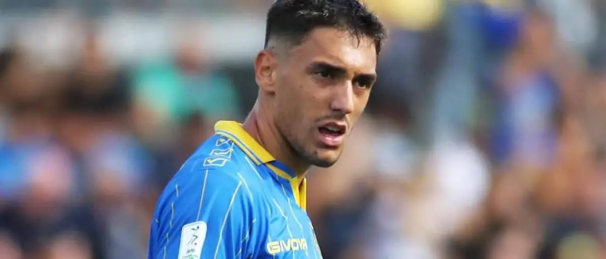 Zuelli, centrocampista della Carrarese: «Il Cosenza è una squadra tosta»