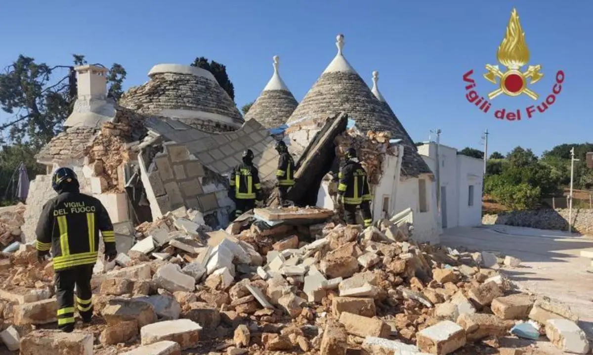 Tragedia a Cisternino, uomo muore nel crollo di un trullo