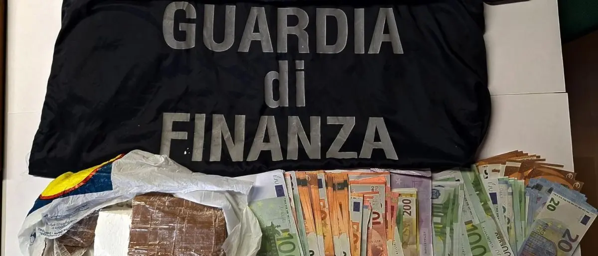 Sequestrati mezzo chilo di cocaina e 49.750 euro, arrestato pluripregiudicato