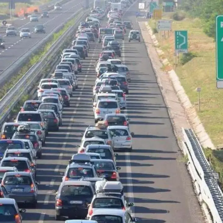Traffico da bollino rosso per il ponte del 2 giugno: test d’esodo estivo anche in Calabria