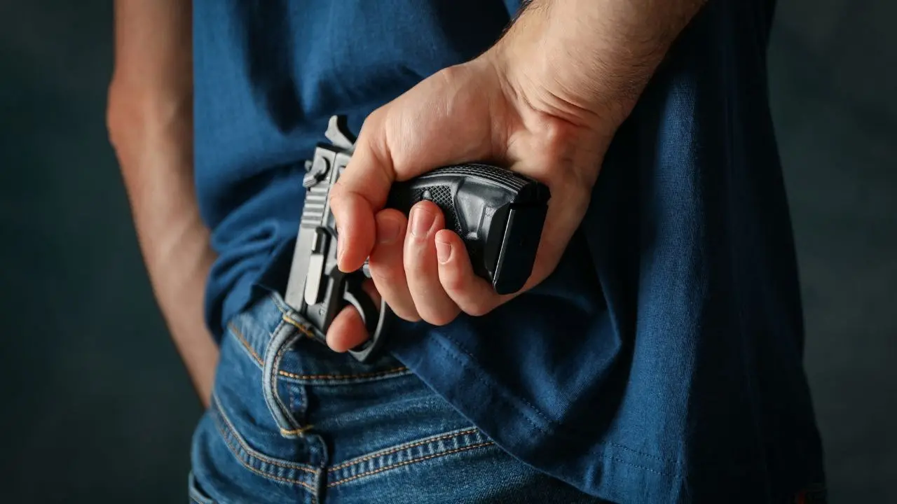 Rapina a mano armata all’Eurospin di Rossano: bandito minaccia cassiera e fugge con il bottino