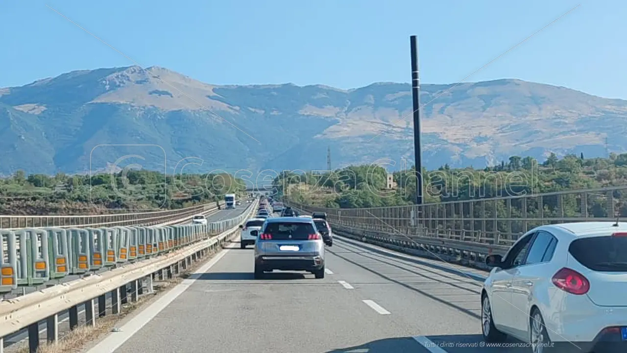 Code sull'A2 in direzione nord a causa di un incidente allo svincolo di Sibari