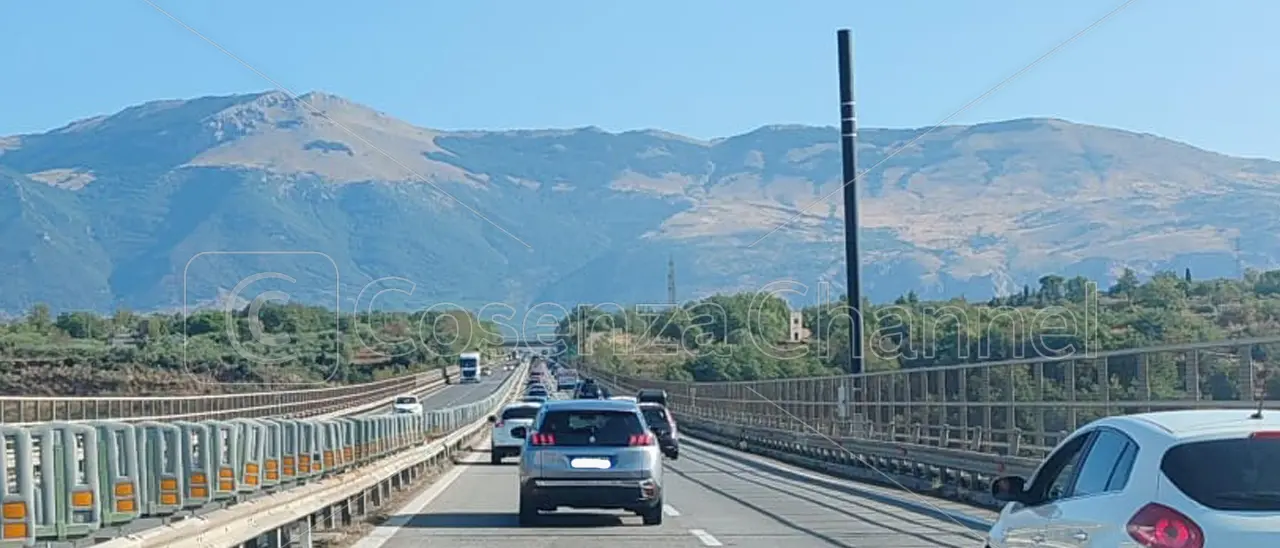 Code sull'A2 in direzione nord a causa di un incidente allo svincolo di Sibari