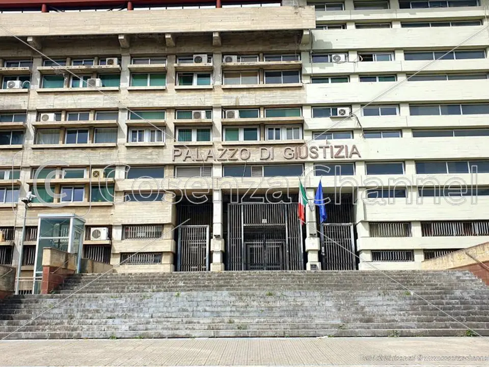 Sovraindebitamento a Cosenza, omologati quattro provvedimenti per il reinserimento sociale