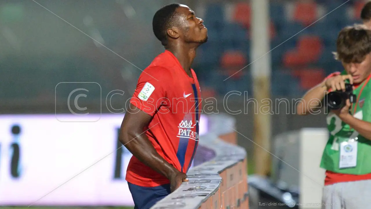 Cosenza ad un passo dalla vittoria, ma Sankoh grazia lo Spezia (0-0)