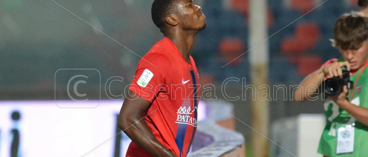 Cosenza ad un passo dalla vittoria, ma Sankoh grazia lo Spezia (0-0)