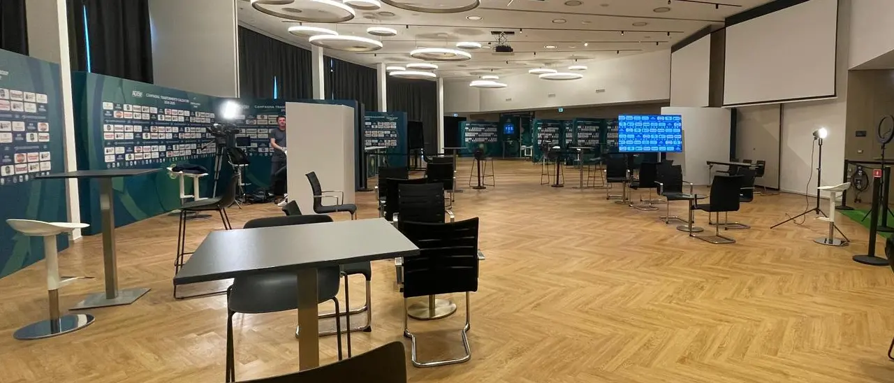 Calciomercato, tutte le trattative del Cosenza in diretta dallo Sheraton | LIVE