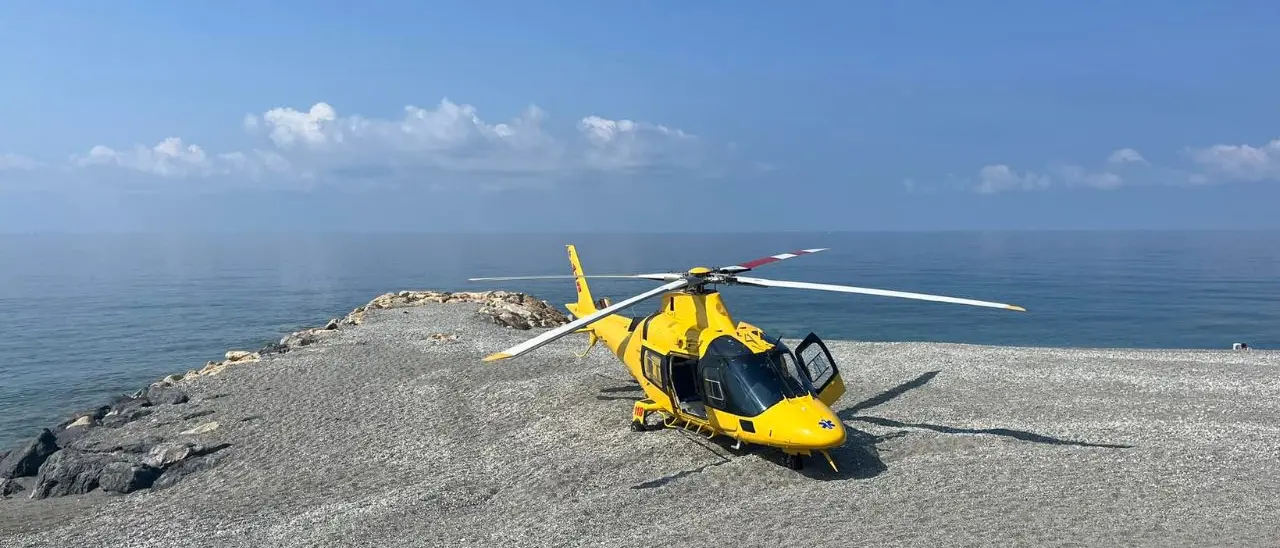 Santa Maria del Cedro, bimbo di tre anni rischia di annegare in mare
