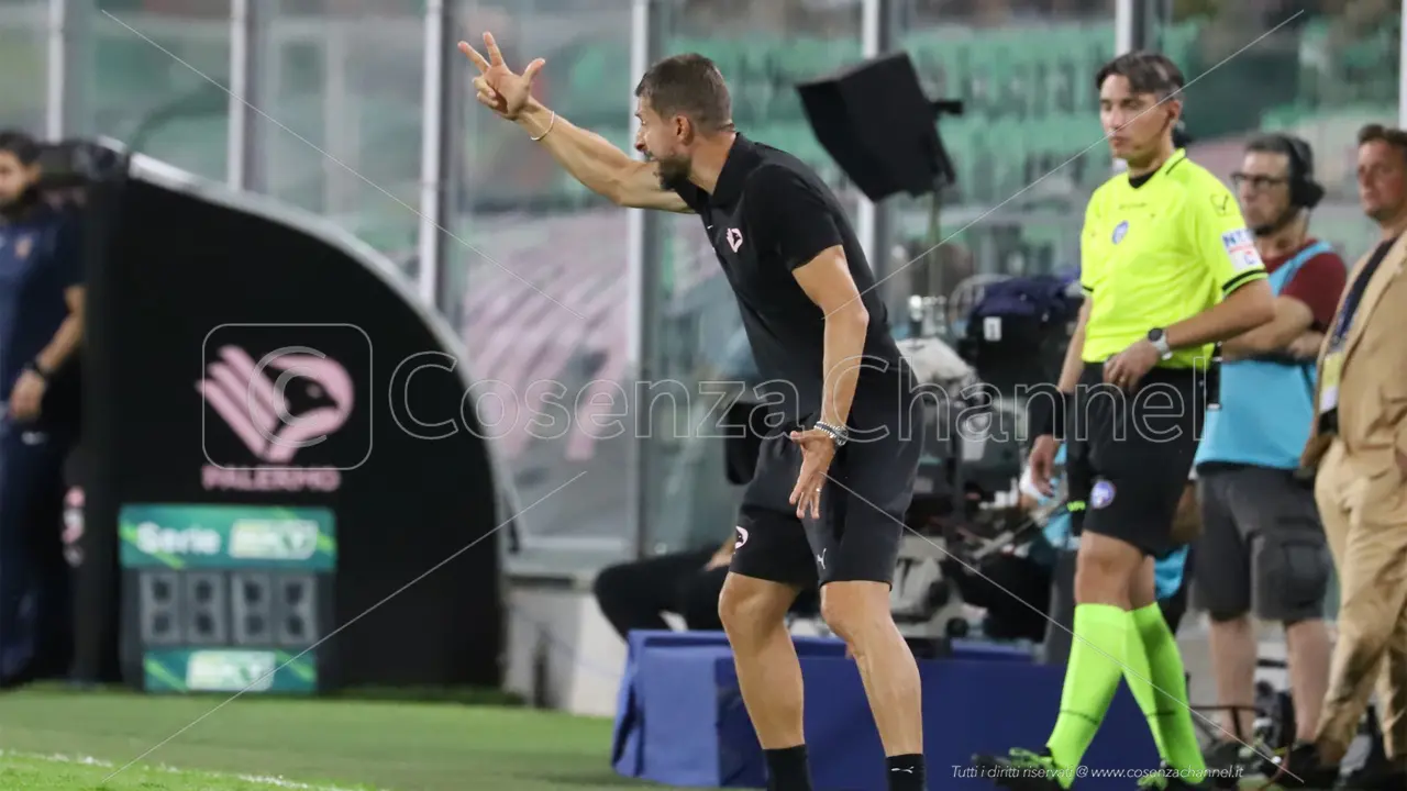 Dionisi: «Il Cosenza è una squadra aggressiva che fa tanta densità difensiva»