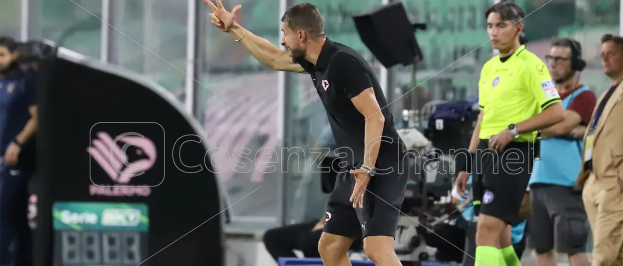 Dionisi: «Il Cosenza è una squadra aggressiva che fa tanta densità difensiva»