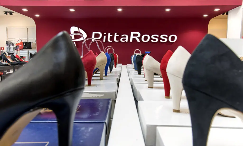 Lieto fine per i lavoratori di Pittarosso. Dopo la chiusura di Rende, il negozio riapre a Cosenza